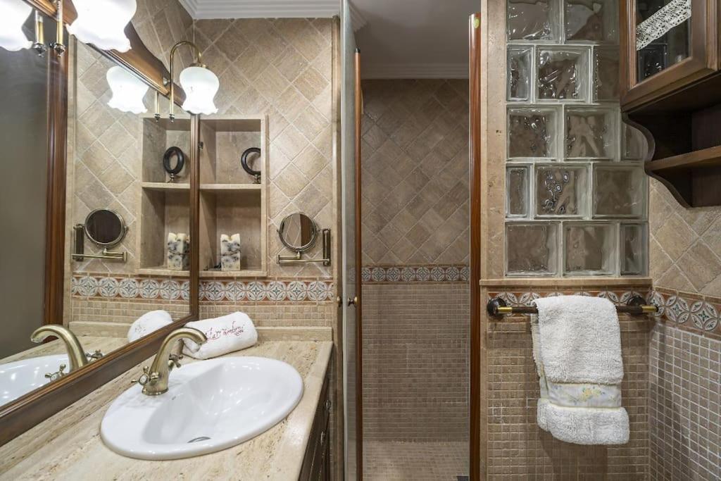 Casa Con Patio Y Terraza En Barrio Historico De La Villa, Junto Al Adarve بييغو ذي كورذوبا المظهر الخارجي الصورة